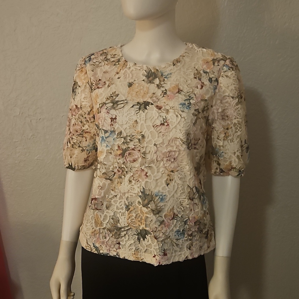 NANETTE LEPORE Romantic Floral Lace Puff Short Sleeve Coquette Top - Picture 2 of 9